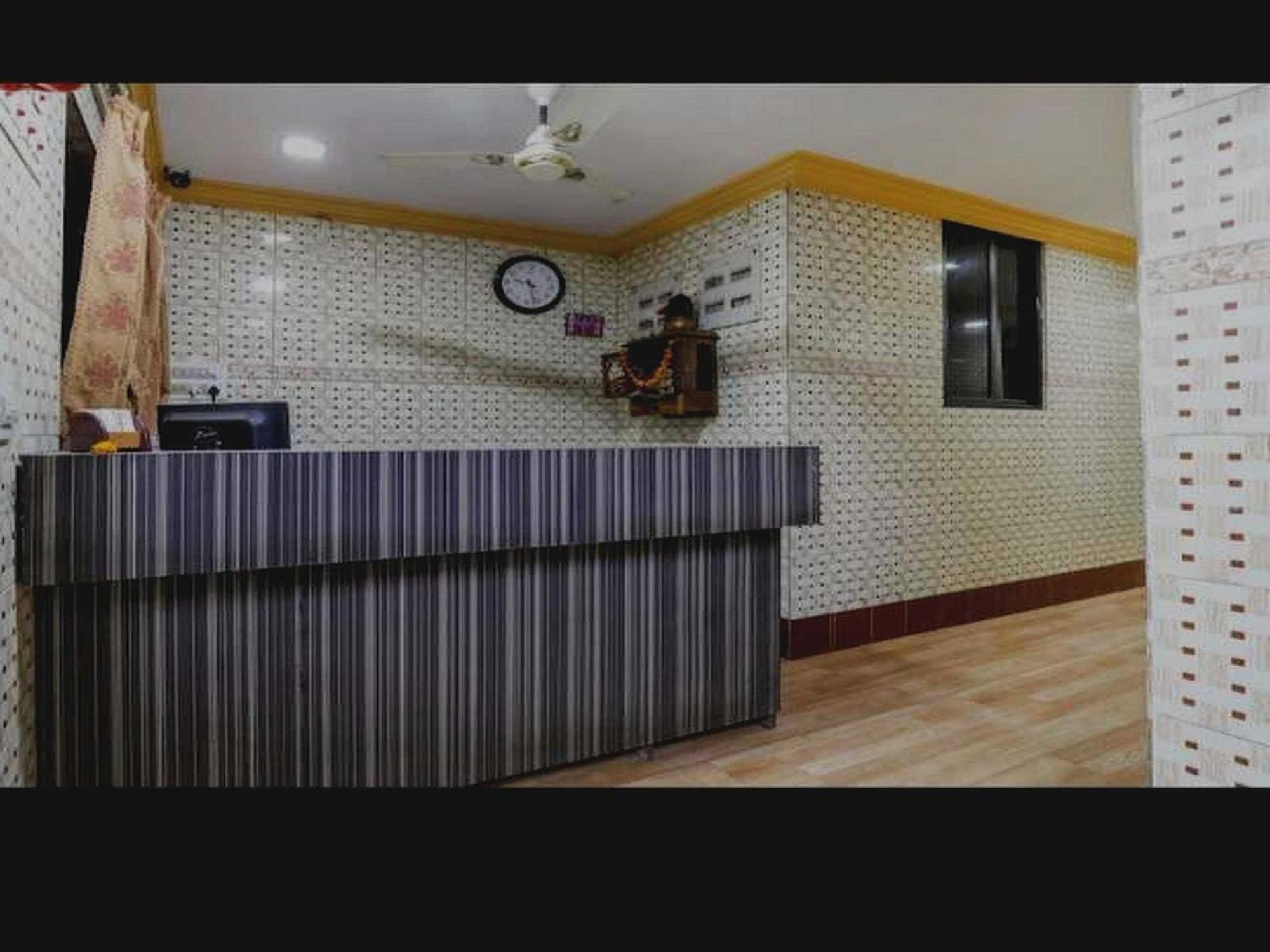 Oyo Hotel Apsara Guest House Ahmedabad Exterior photo